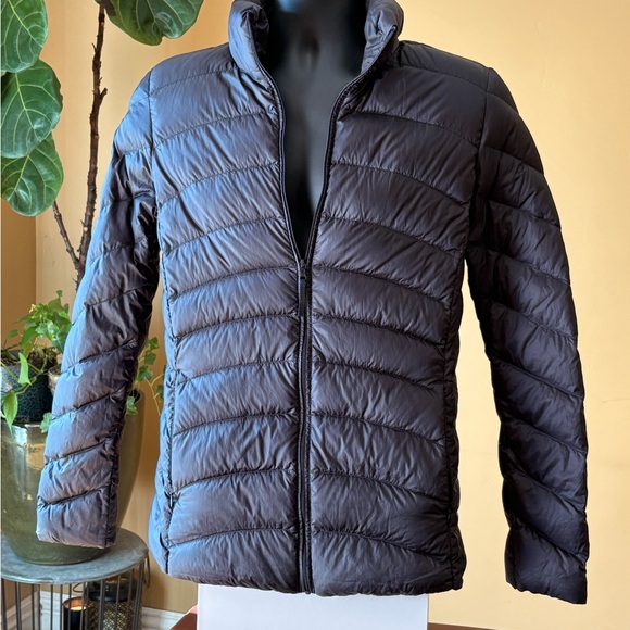 UNIGLO Ultra Light Down Puffer Women’s Size Large Black Jacket - Picture 2 of 16